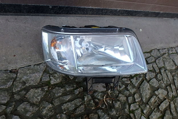 фото №1, Лампа права vw transporter t 5 2007r