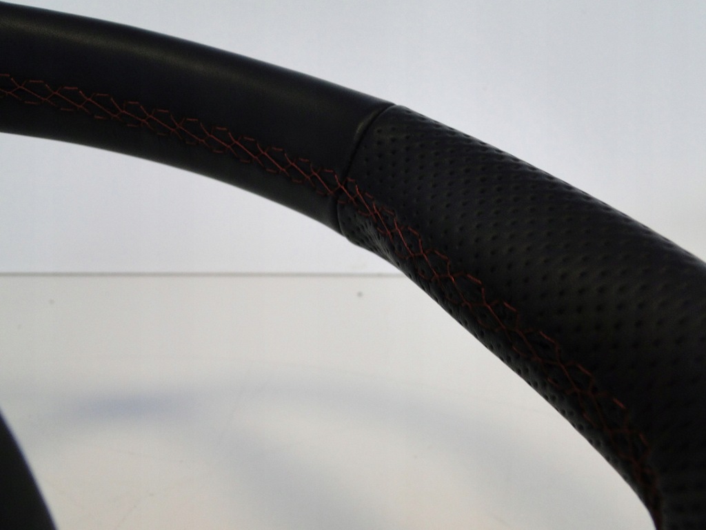 фото №9, Mercedes воздуховод amg кожа czerwona nić cla 118 c118 x118 w118 lift