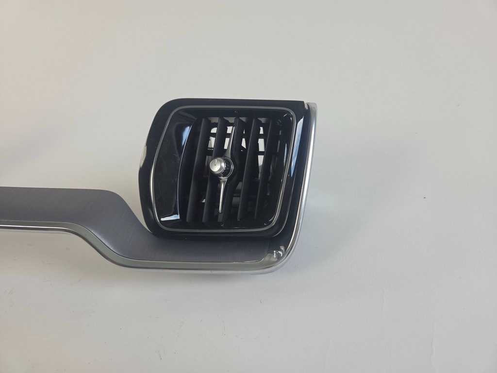 фото №7, Volvo v60 ii 2018 dekor панели решётки обдув 31651196