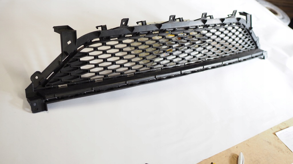 фото №1, Jaguar f-pace x761 r-dynamic lift решітка середня