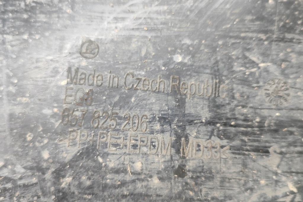 фото №7, Skoda scala задня права захист підвіска 657825206 1.5 бензин 110kw 2021 23