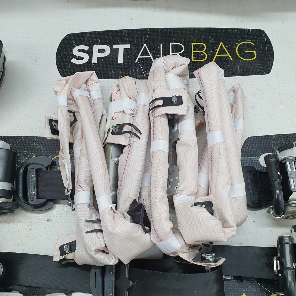 фото №7, A6 c8 4k a7 4k приборная панель консоль подушки безопасности ремни подушка безопасности