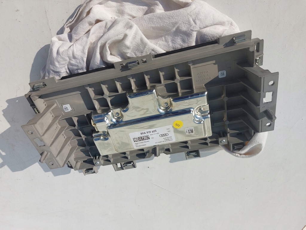 фото №8, Дисплей экран audi q4 e-tron b. хороший