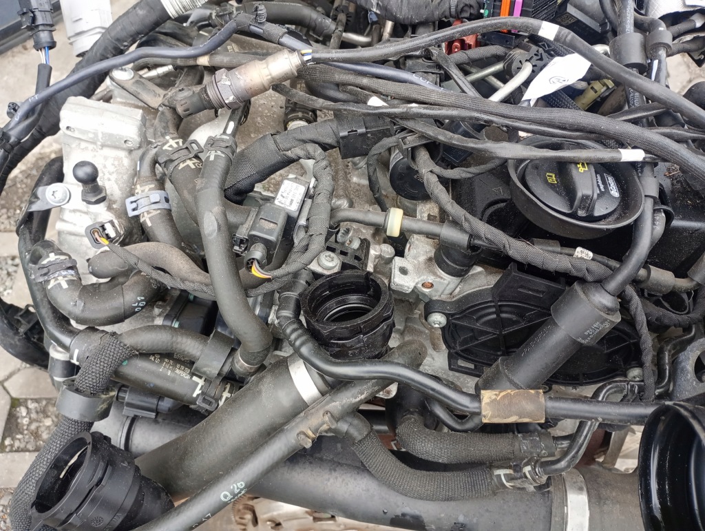 Двигун dgt 1.6 tdi vw skoda seat audi голий стійку Київ