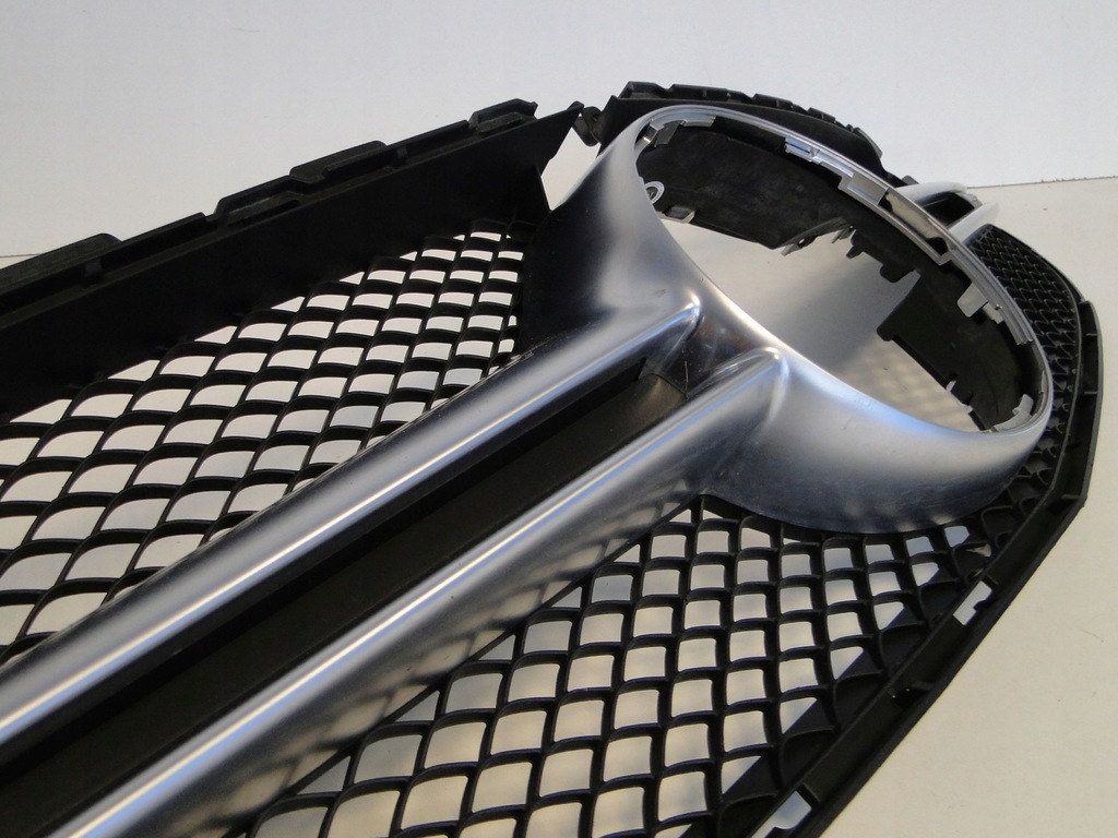 фото №10, Mercedes c 205 c/a решётка радиатора решётка радиатора 63 amg камера w205