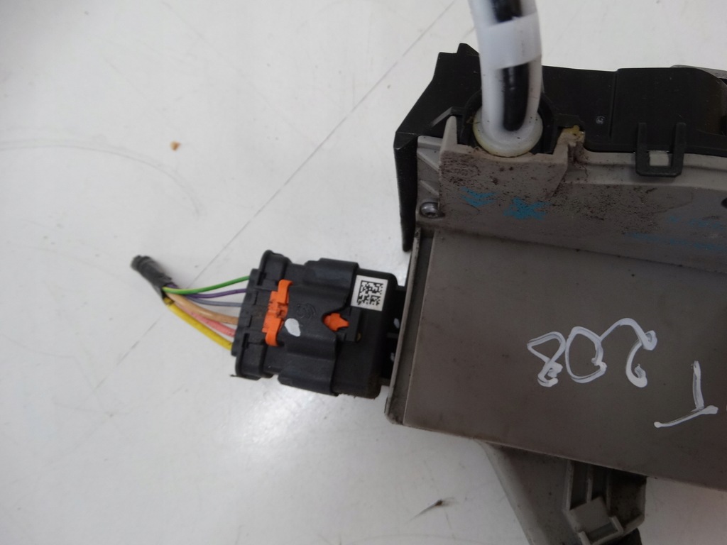 фото №8, Замок дверь+ ручка внутренний. правый задняя peugeot 208