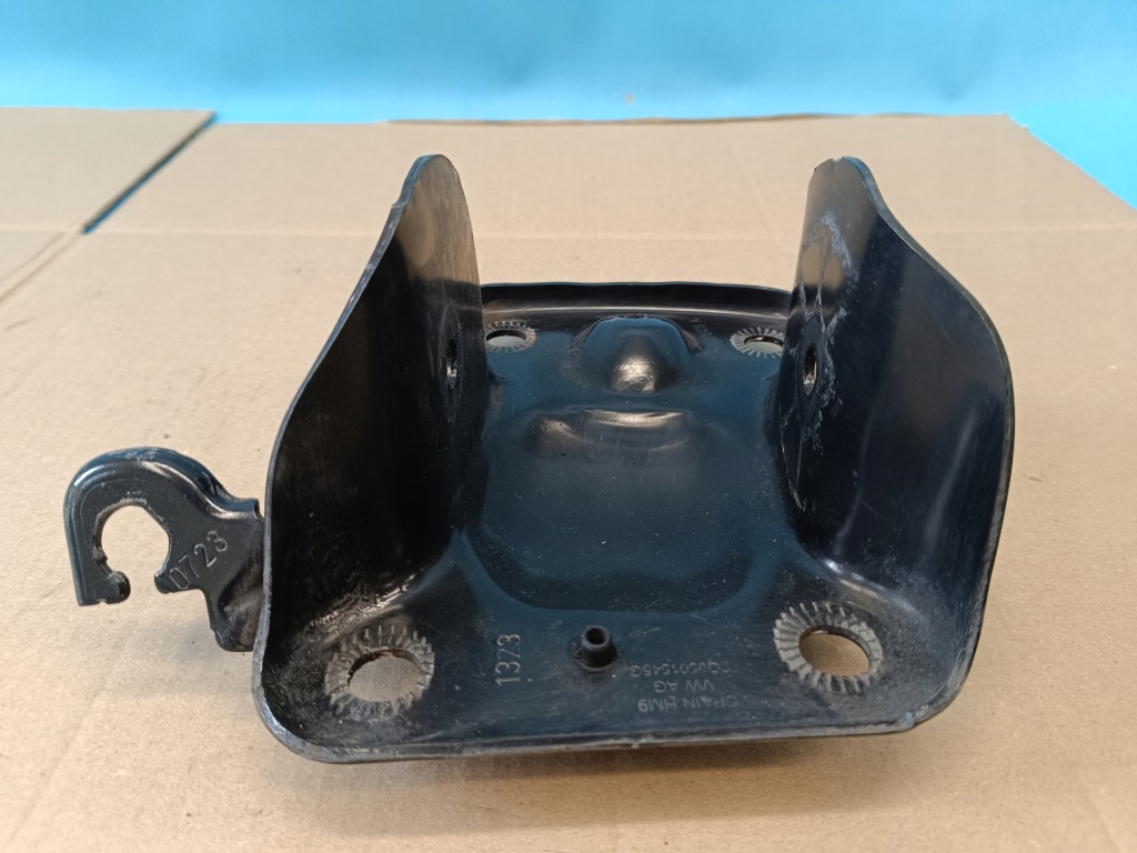 Купити Skoda fabia 4 monte carlo 2023 r захист кронштейн osi лівий задній 2q0501545g