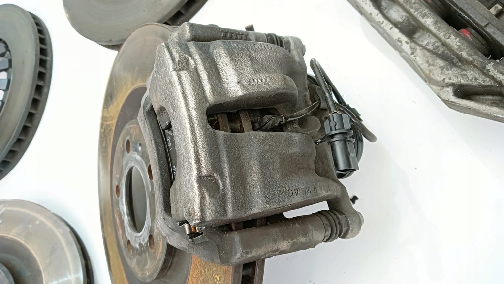 фото №15, Audi sq8 q8 4m8 супорти гальмівні диски гальмівні колодки гальма