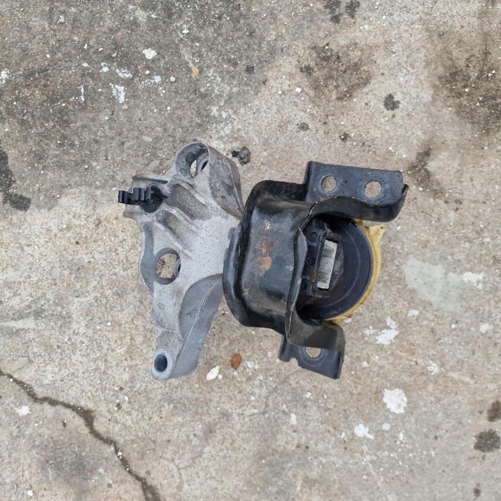 фото №1, Подушка двигуна кронштейн dacia lodgy 112845638r