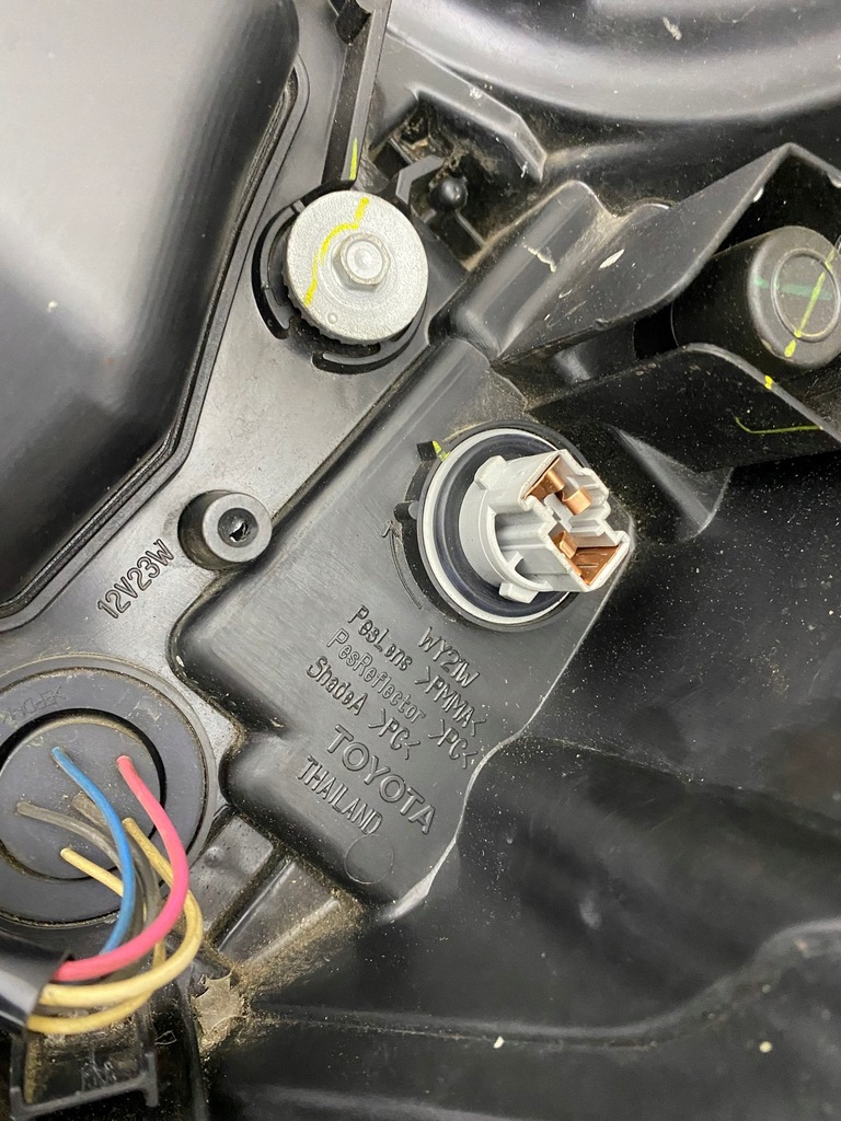 фото №10, Toyota hilux viii 8 права лампа перед led 15-