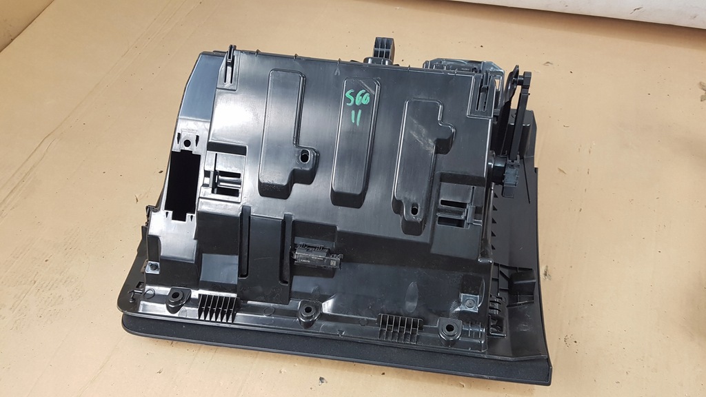 фото №4, Бардачок пасажира volvo s60 iii