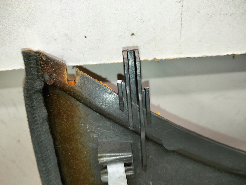 фото №9, Защита обивка обшивка крышки багажника задняя audi tt 8n lata 1998-2006