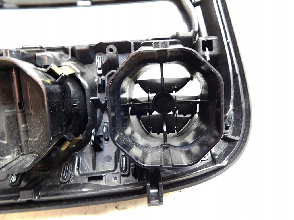 фото №6, Рамка панелі радіо - mercedes w205 eu