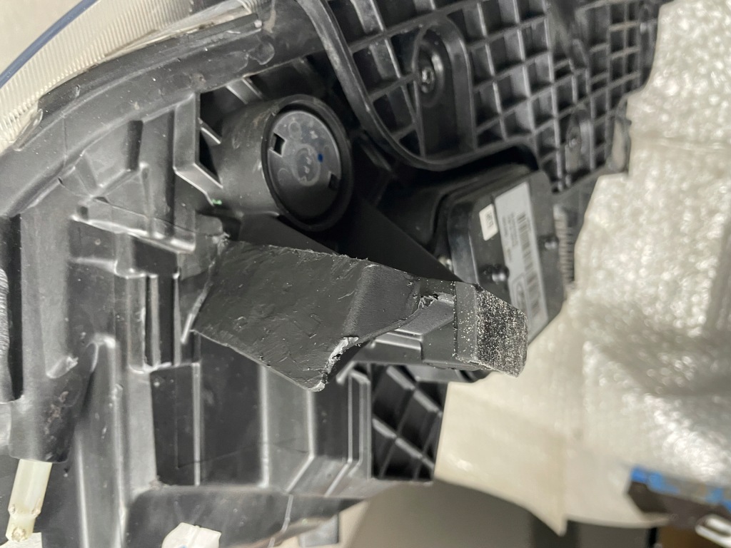 Фара правый  передняя ford kuga mk2 рестайлинг  ксенон led Оригинал