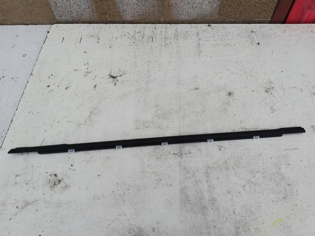 фото №1, Молдинг ущільнювач правий задня kia ceed ii 12-16 kom
