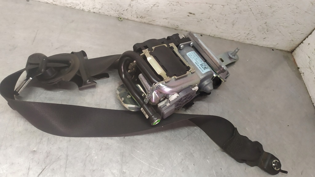 фото №12, Mercedes w204 pas безопасности правый перед