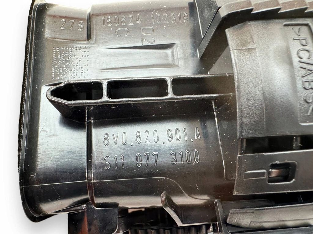 фото №6, Audi a3 s3 8v 2016 боковая решётка обдув панели приборной панели