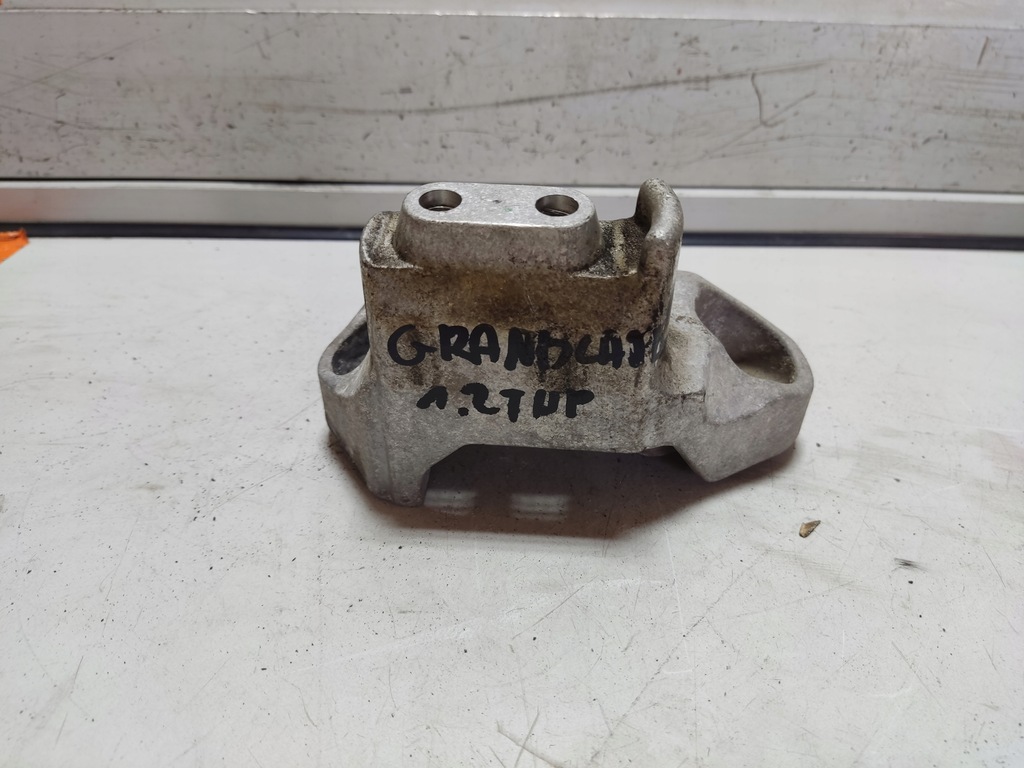 фото №1, Opel grandland кронштейн коробки передач 1.2 thp