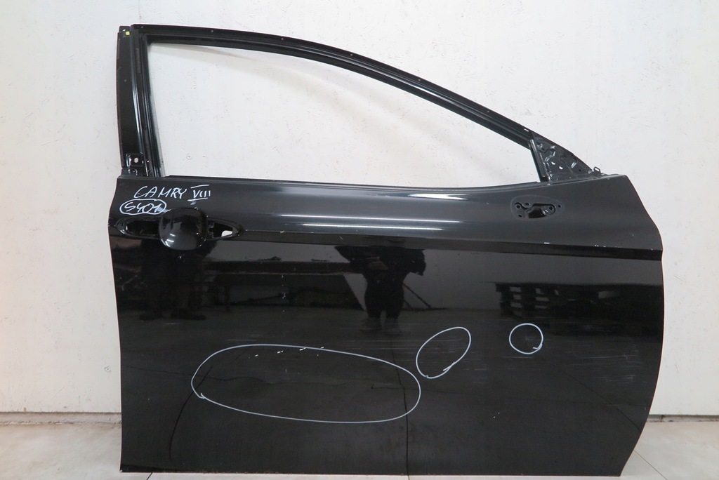 фото №1, Дверь правое передние правый перед toyota camry viii