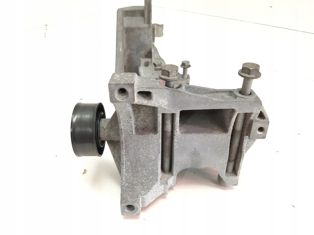 Кронштейн генератора audi a4 b8 2.0 tdi 03l903143r cjc Недорого