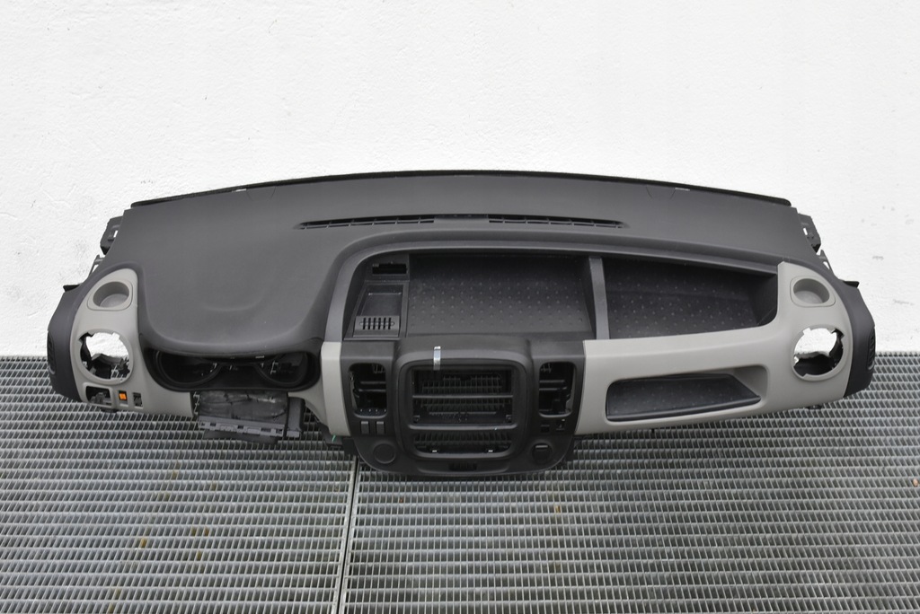 фото №7, Trafic iii vivaro b talento панель приладів консоль приладова панель приладів