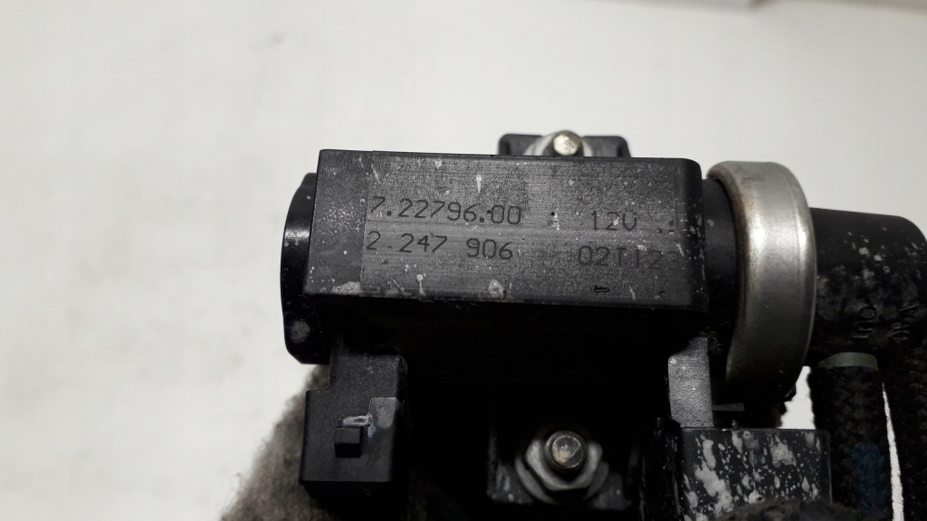 Bmw 3 e46 2.0d клапан вакууму 2247906 Недорого