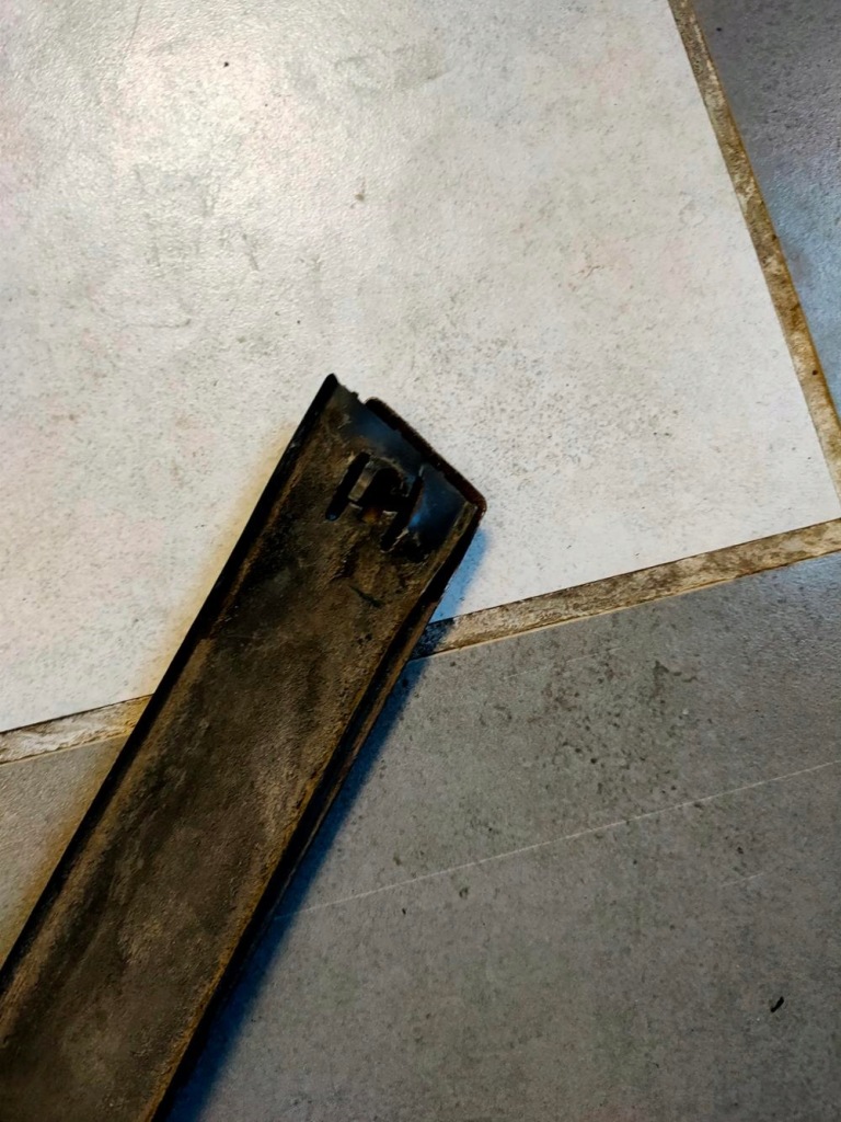 Молдинг na поріг mercedes 107 Недорого