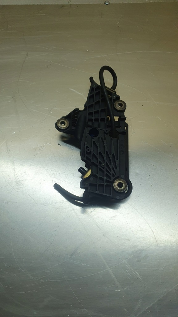 фото №1, Клапан вакууму audi a6 c5 2.4 b