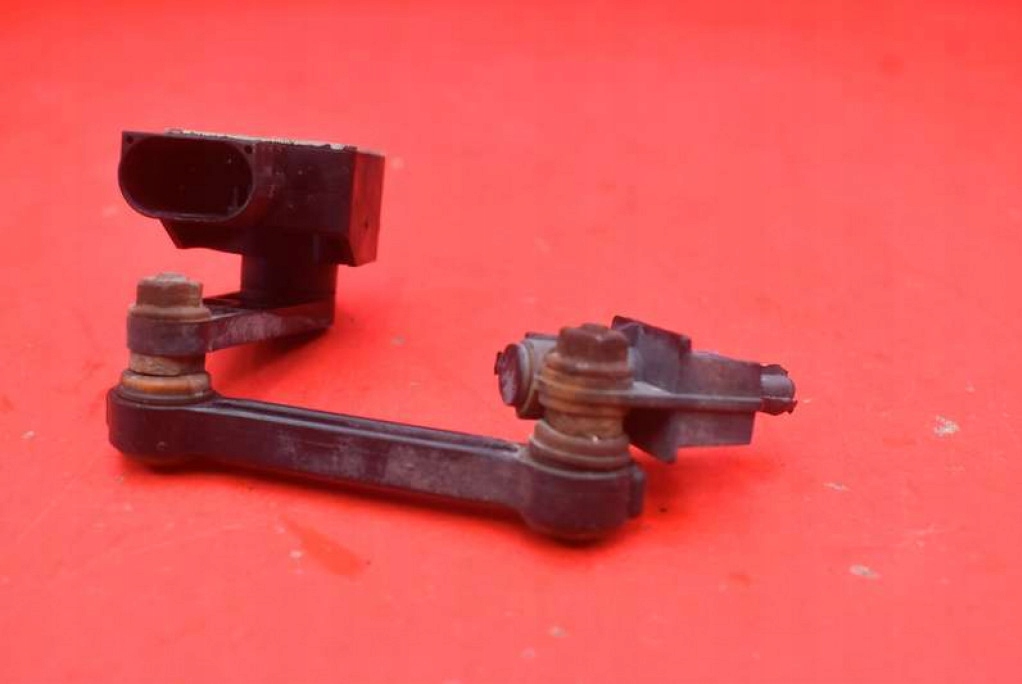 фото №7, Датчик уровня подвеска 7l0616213b porsche cayenne s i 7l 4.5 v8 340 km