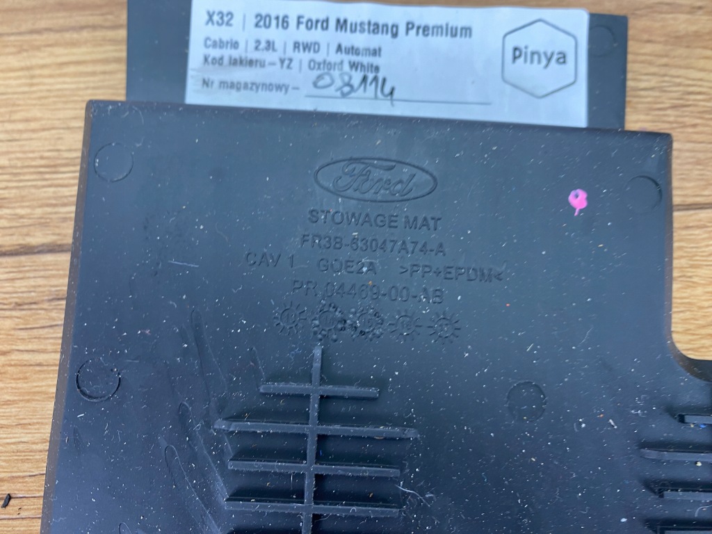 Резиновый элемент вкладыш бардачка ford mustang vi 2015+ америка с Разборки
