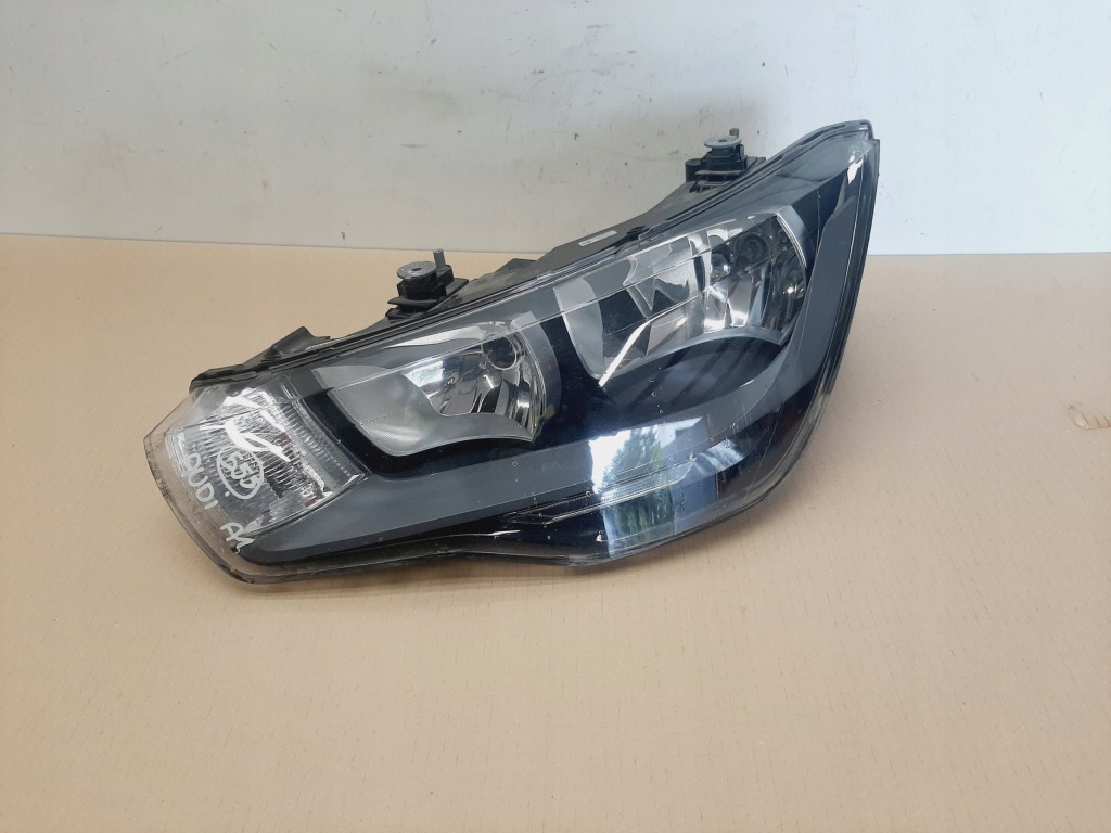 фото №1, Лампа правая левая audi a1 8x 8x0941004a anglik