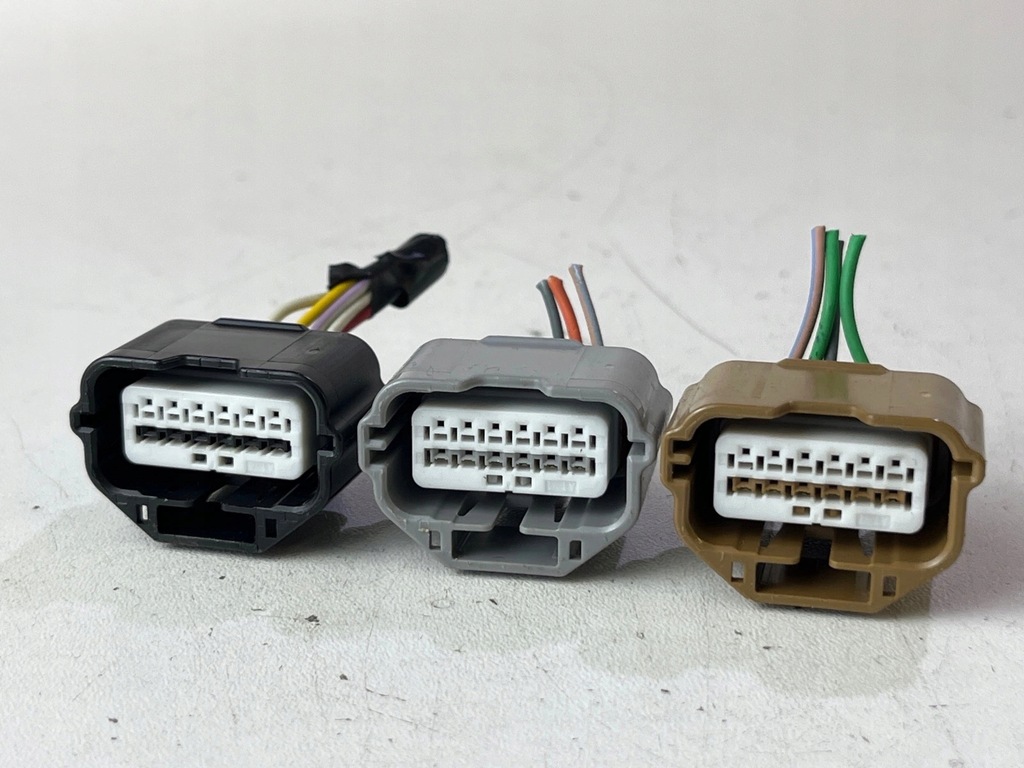 фото №7, Разъёмы штекер колодка коробка предохранителей usm 2010 renault kangoo iii