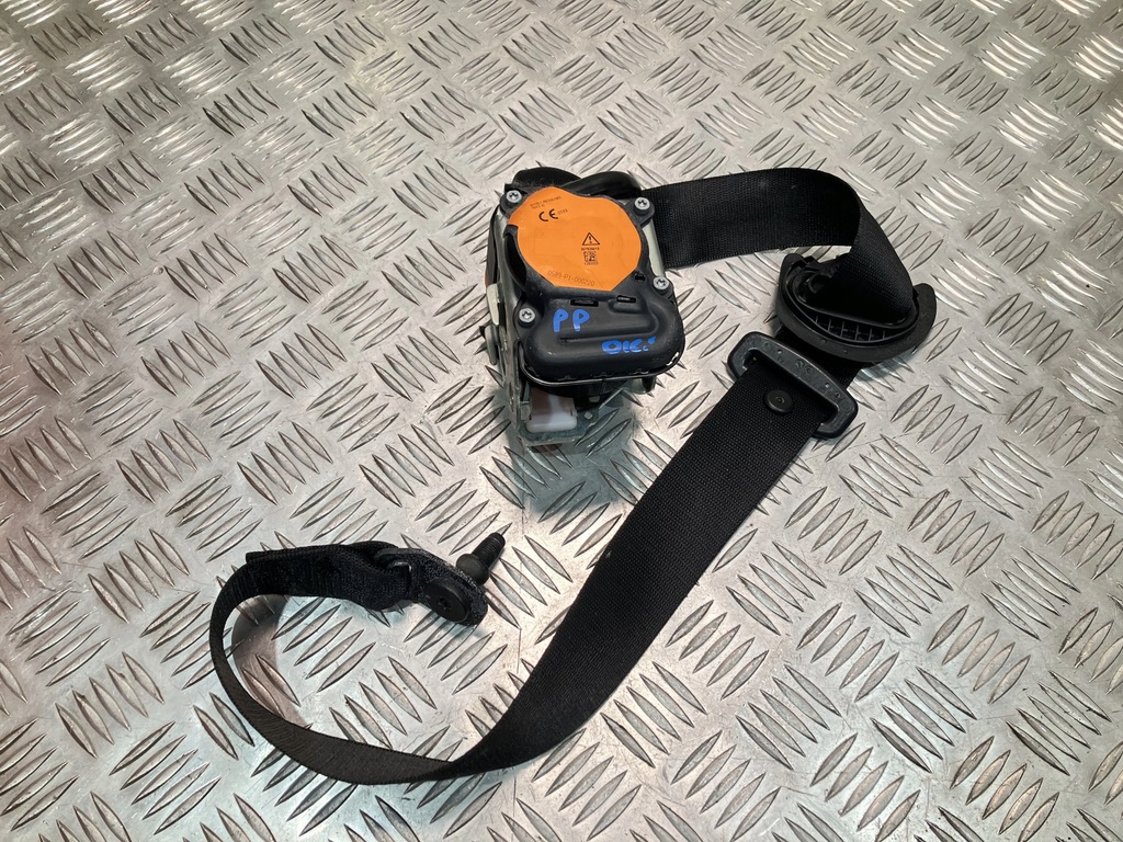 фото №1, Pas безпеки перед правий mercedes gla x156