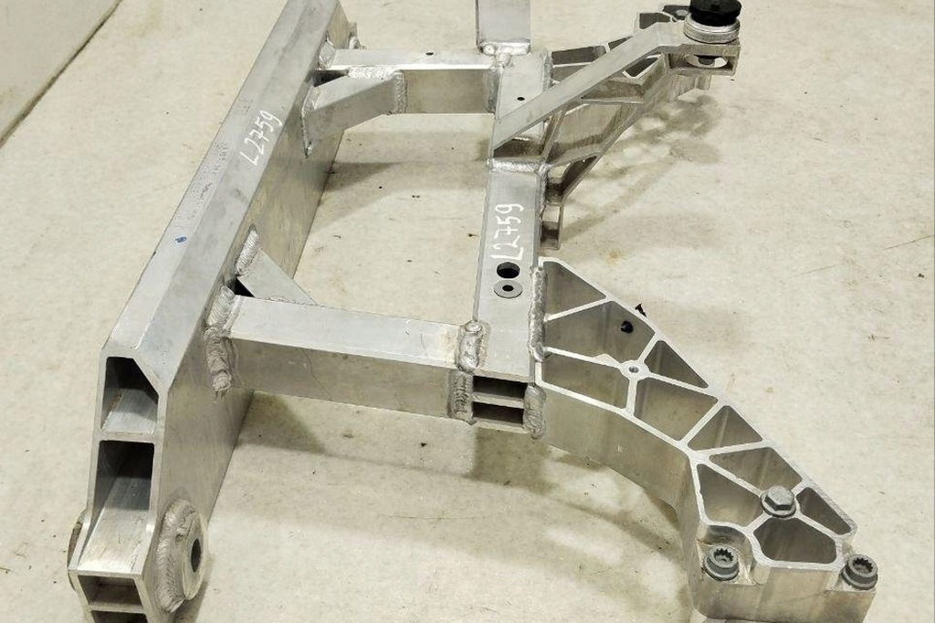 фото №8, Подрамник передние porsche taycan 9j1713633b electric 390kw 2023