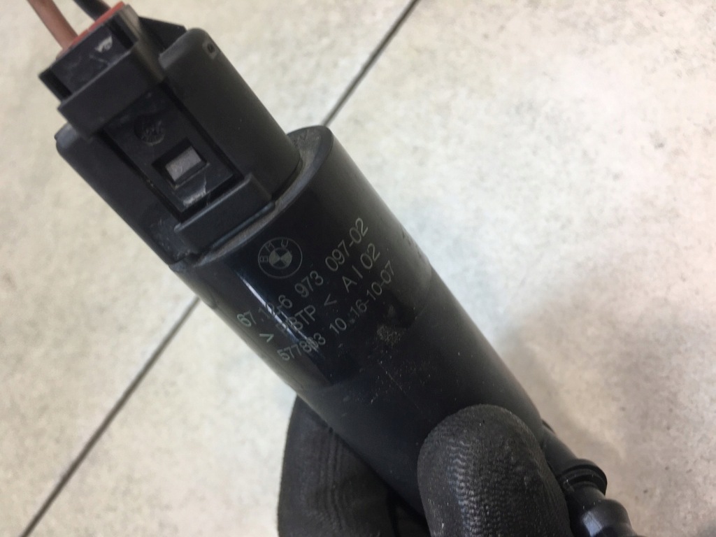 фото №4, Помпа распылителя лампы перед bmw 3 e92 6973097