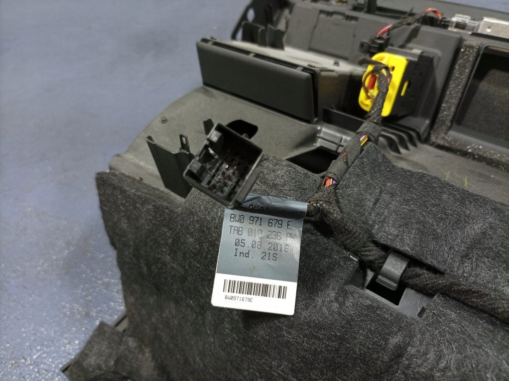 фото №5, Audi a5 f5 8w бардачок пассажира eu 8w1857035b