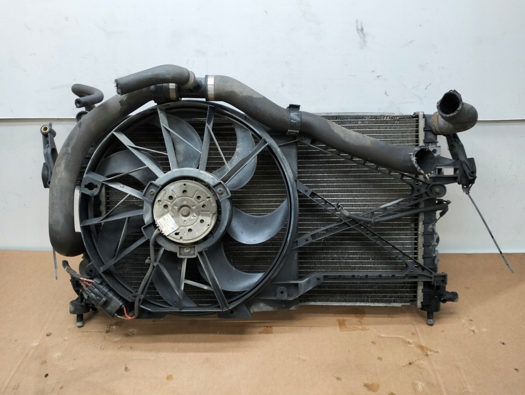 Радиатор воды вентилятор opel astra h 3 3 1.4 1.6 benz рестайлинг Оригинал