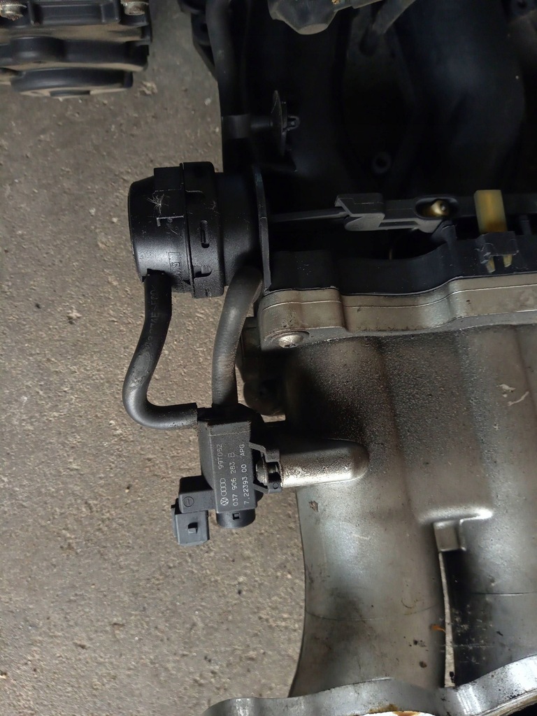 фото №11, Audi a3 s3 8l 1999 коллектор всасывающий 06a133203ag 06a133925gb a6a133205d