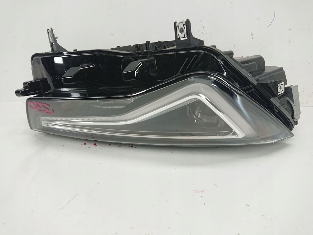 Seat ateca рестайлінг  576 led фара правий передня в Україні