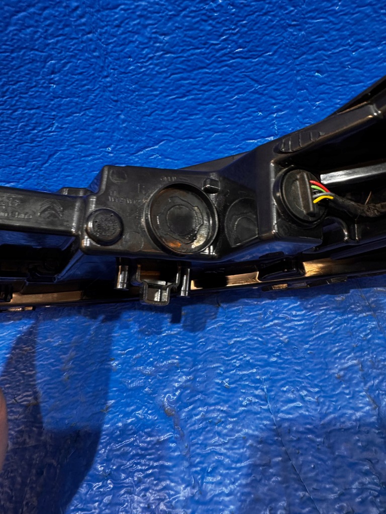 фото №10, Лампа комплектная передняя правая drl led citroen c5 aircross 9818005080