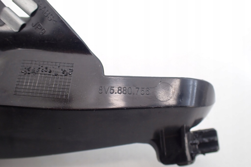 фото №6, Audi a3 кронштейн шторки безопасности правое 8v5880756 sedan