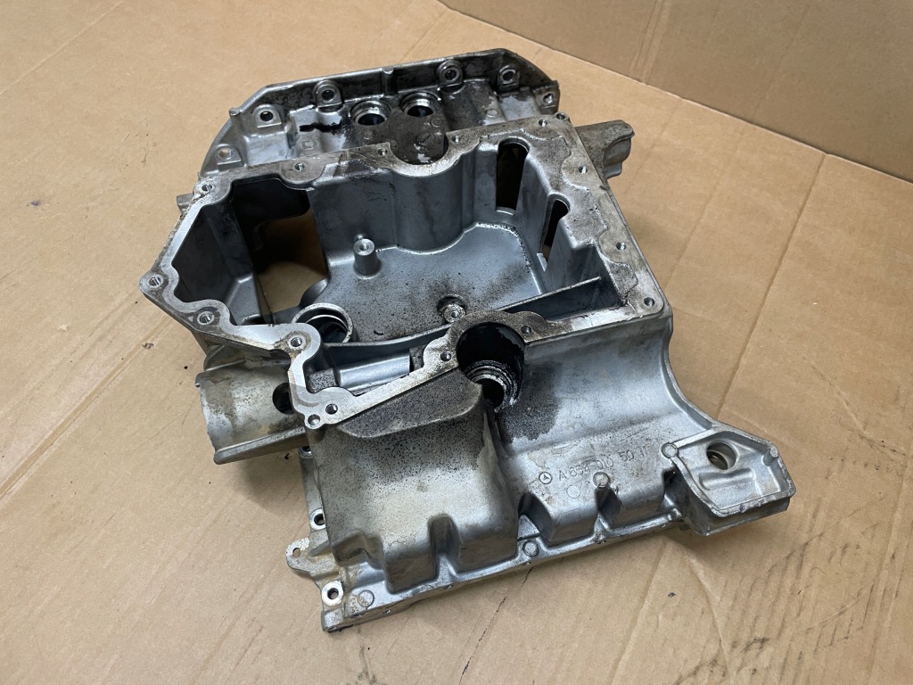 Mercedes a654 4matic поддон масляная двигателя идеальная a6540105011 Киев