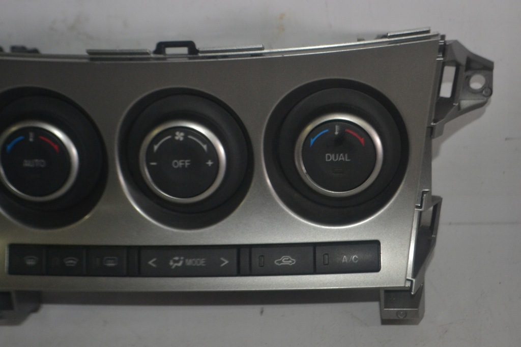 фото №3, Панель обдув кондиционера mazda 3 2009 rok