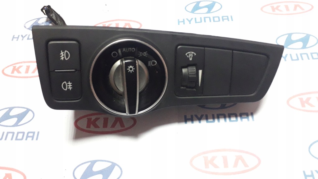 фото №1, Hyundai i40 перемикач світла 93300-3z050 europa
