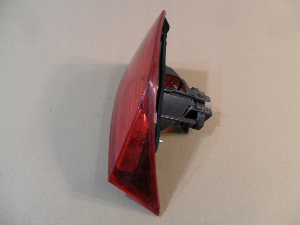 фото №8, Bmw x1 e84 лампа правая крышка багажника