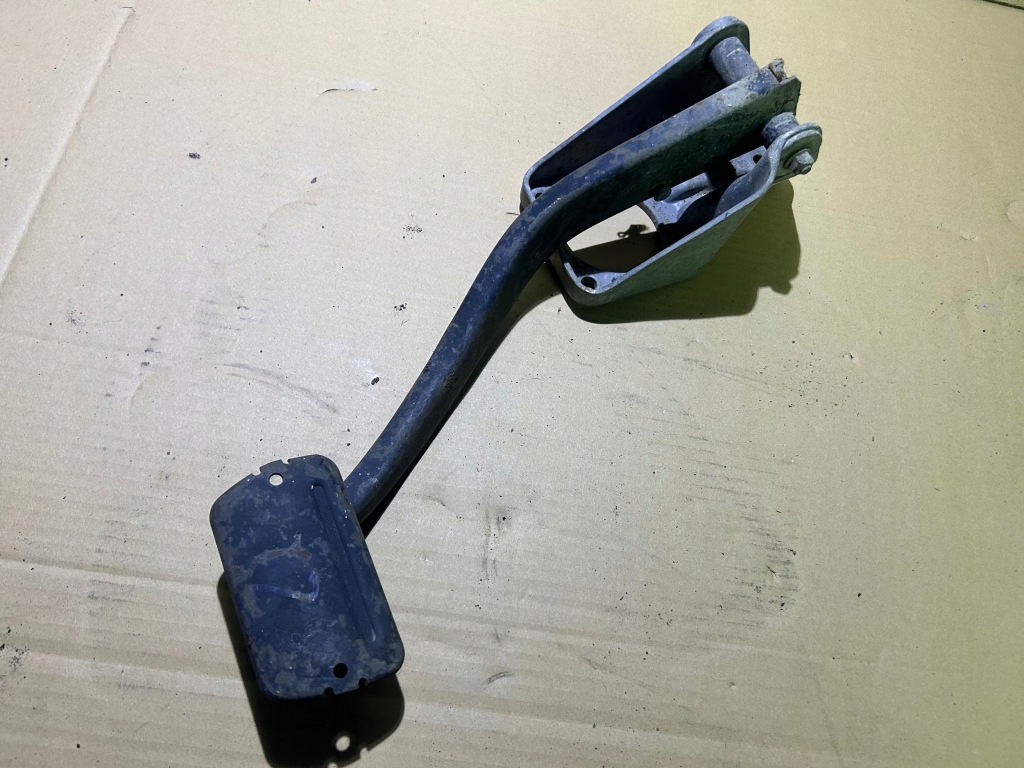 Купити Педаль гальма mercedes r klasa w251 051m-w4001