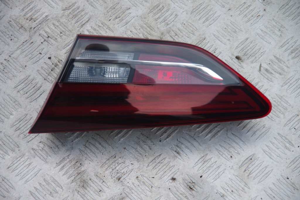 фото №1, Лампа задня права insignia b