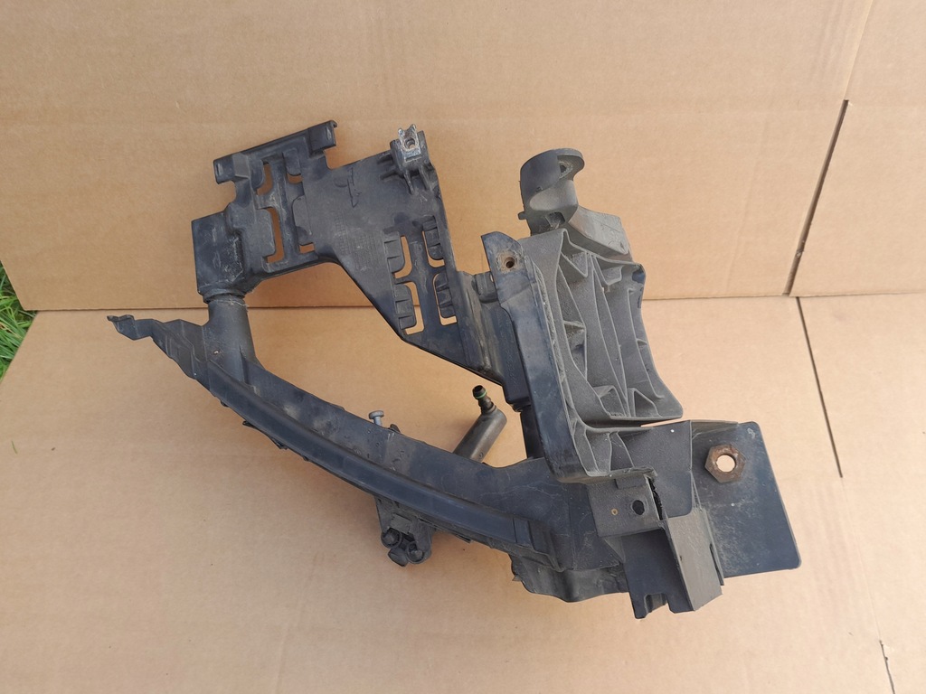 фото №7, Напрямна кронштейн лампи правий перед audi q5 8r 08-12r