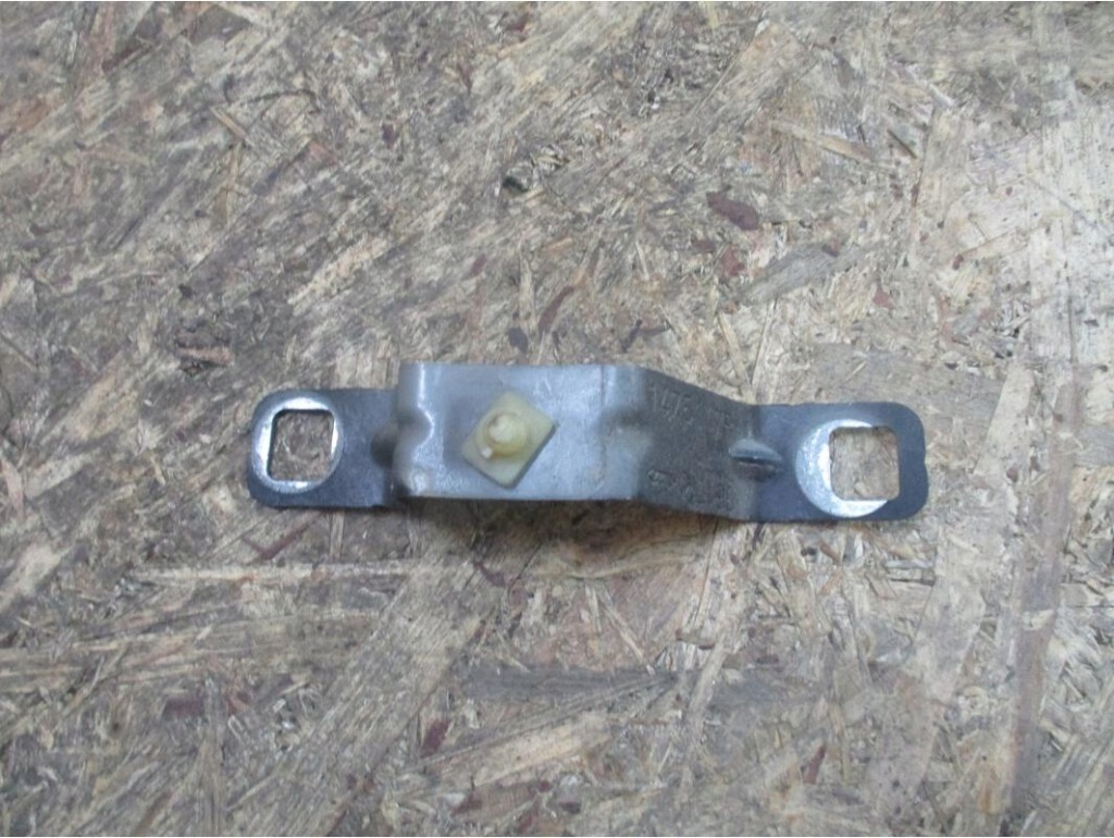 фото №1, Кронштейн кронштейн крила правий renault megane iv 1475147r