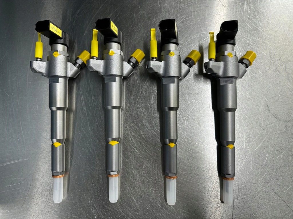 Купити 166000372r renault master 2.3 dci biturbo інжектор 166000672r